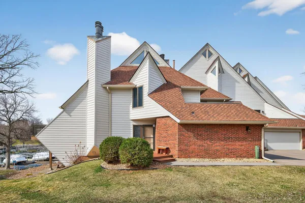 $770,000 | 6568 Harborview Circle Northeast, Prior Lake, MN 55372