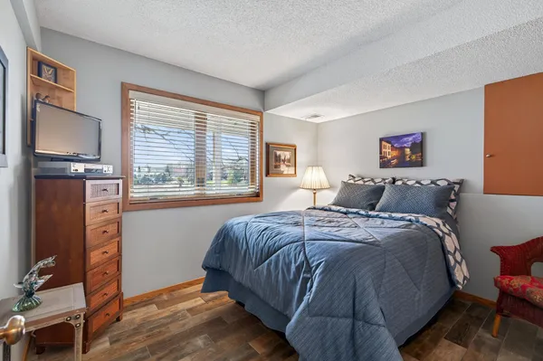 $770,000 | 6568 Harborview Circle Northeast, Prior Lake, MN 55372