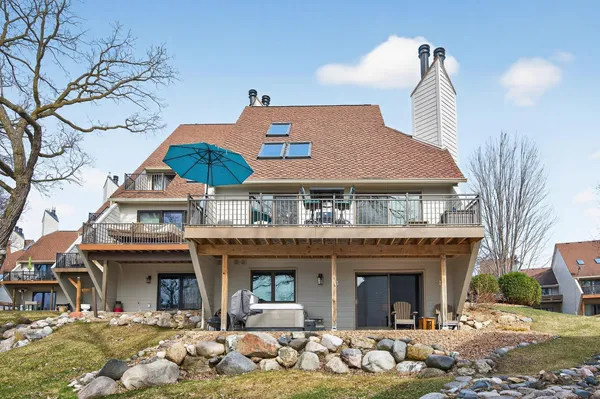 $770,000 | 6568 Harborview Circle Northeast, Prior Lake, MN 55372