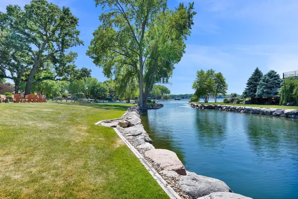 $770,000 | 6568 Harborview Circle Northeast, Prior Lake, MN 55372