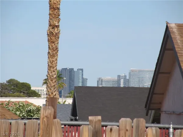 $1,800 | 7036 Pinebrook Court, Las Vegas, NV 89147