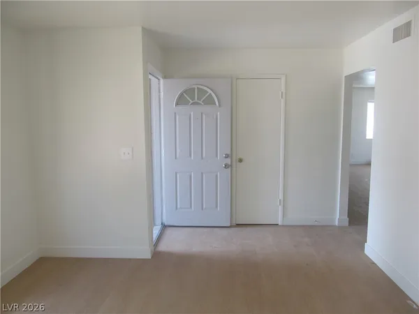 $1,800 | 7036 Pinebrook Court, Las Vegas, NV 89147