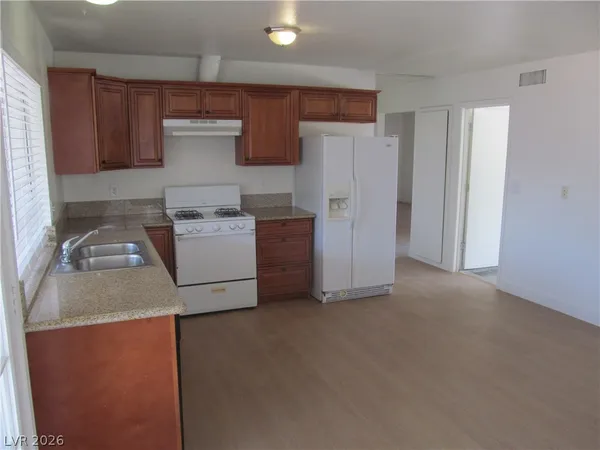 $1,800 | 7036 Pinebrook Court, Las Vegas, NV 89147