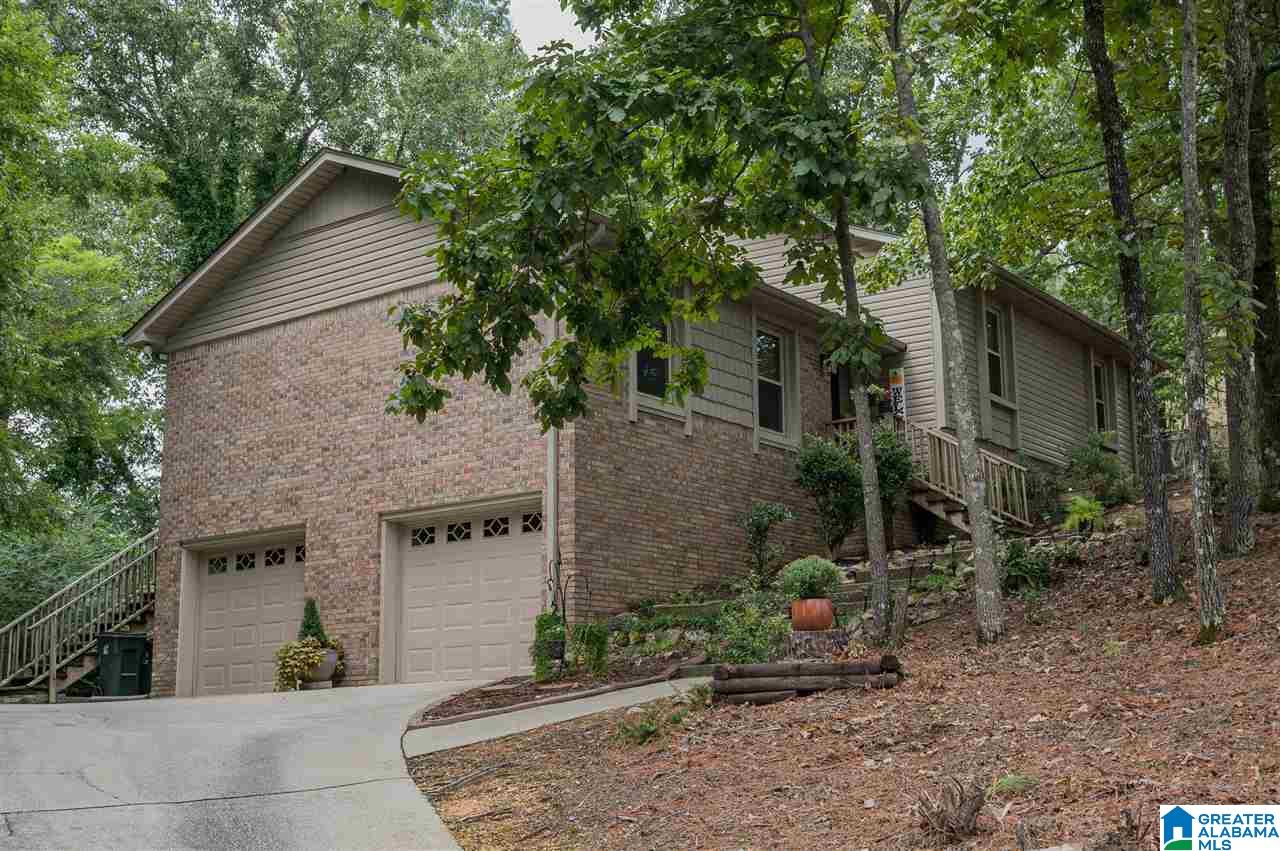828 Round Hill Road Pelham, AL 35124 - Photo 2 of 49