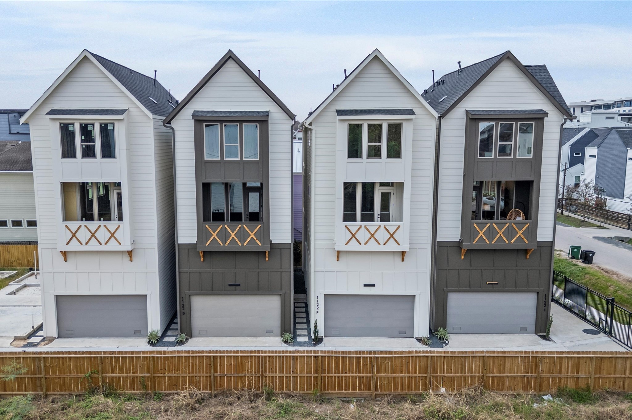 1122 West 17th Street, Unit E Houston, TX 77008 - Photo 35 of 37 front view of house