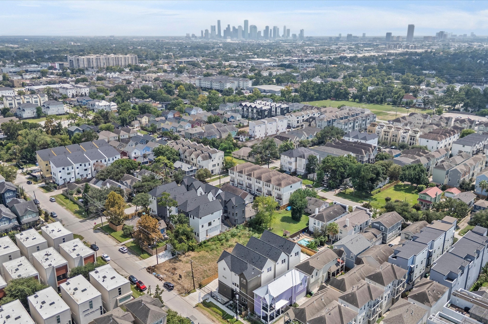 1122 West 17th Street, Unit E Houston, TX 77008 - Photo 37 of 37 an aerial view of multiple house