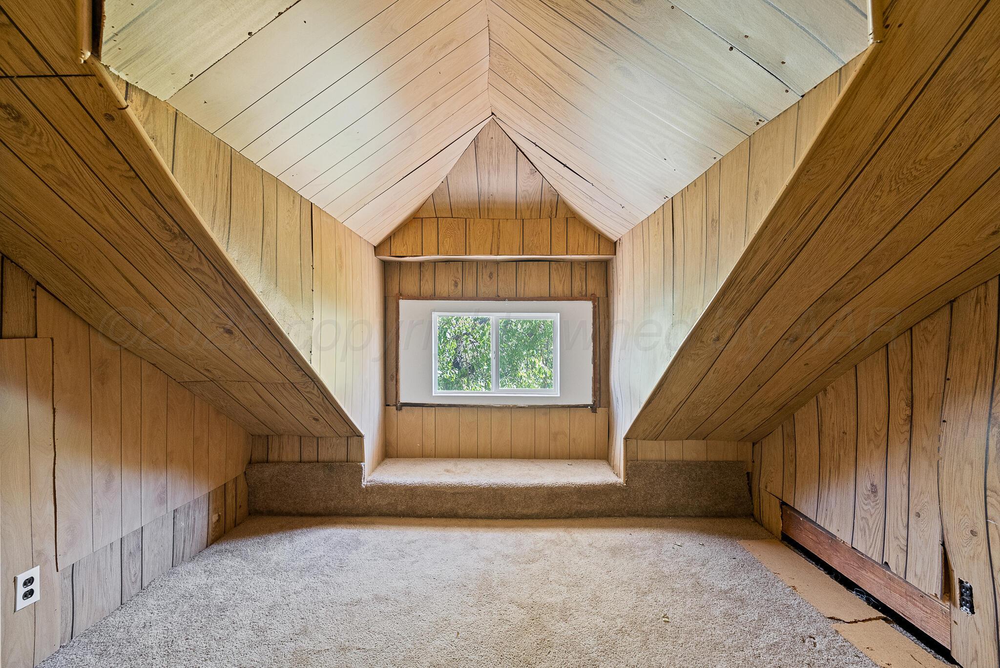 4124 Crockett Street Amarillo, TX 79110 - Photo 21 of 25 a view of entryway