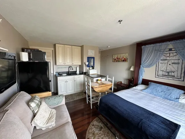 $180,000 | 550 Winnacunnet Road, Unit 218, Hampton, NH 03842