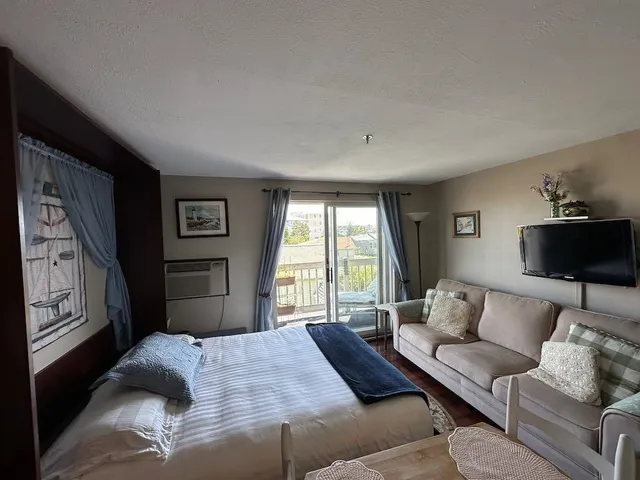 $180,000 | 550 Winnacunnet Road, Unit 218, Hampton, NH 03842