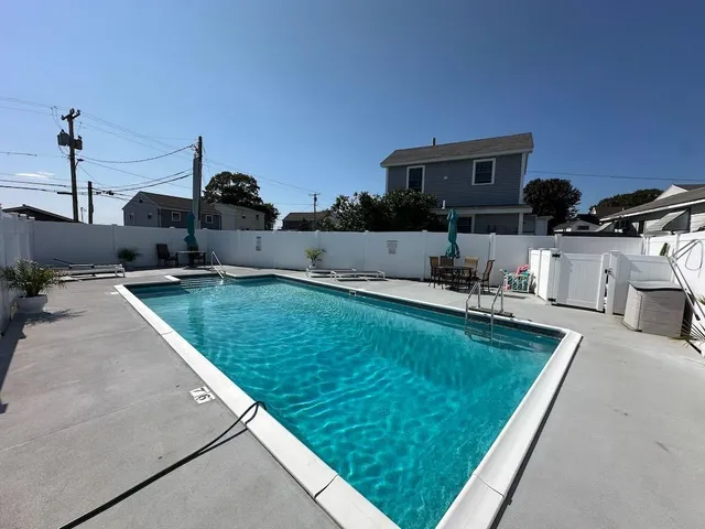 $180,000 | 550 Winnacunnet Road, Unit 218, Hampton, NH 03842