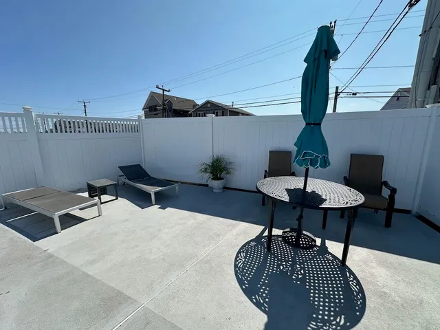 $180,000 | 550 Winnacunnet Road, Unit 218, Hampton, NH 03842