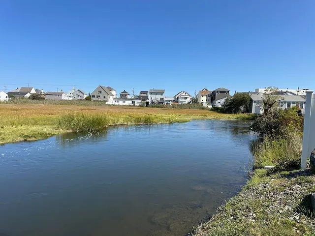 $180,000 | 550 Winnacunnet Road, Unit 218, Hampton, NH 03842