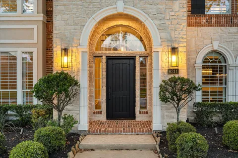 $925,000 | 6211 Alameda Point Lane, Houston, TX 77041