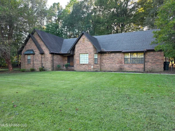 $419,500 | 8625 Deercreek Circle, Olive Branch, MS 38654
