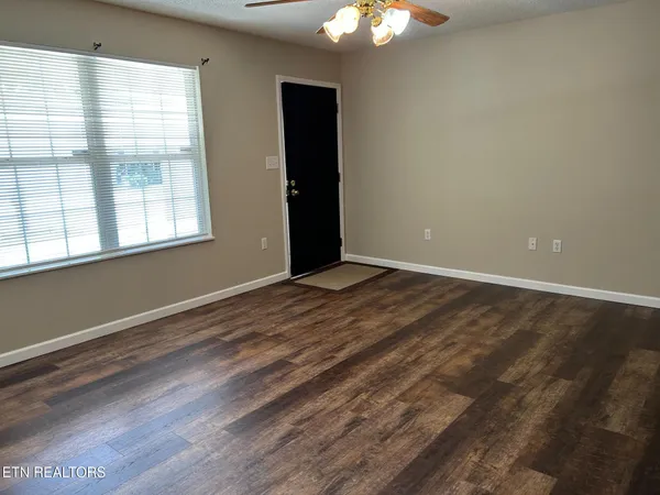 $300,000 | 254 Dumplin Lane, Kodak, TN 37764