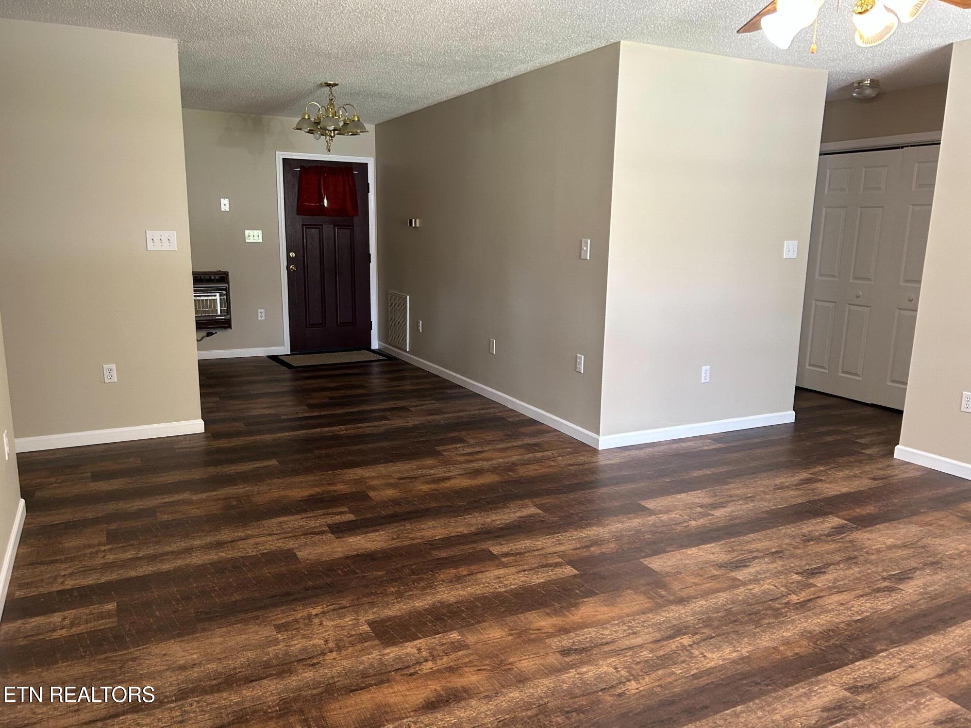 254 Dumplin Lane Kodak, TN 37764 - Photo 17 of 20 DUMPLIN VIEW LR TO DR 1