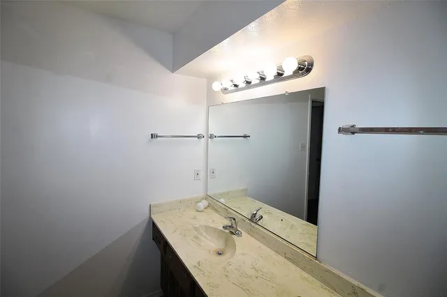 $1,795 | 145 Shadybrook Drive, DeSoto, TX 75115