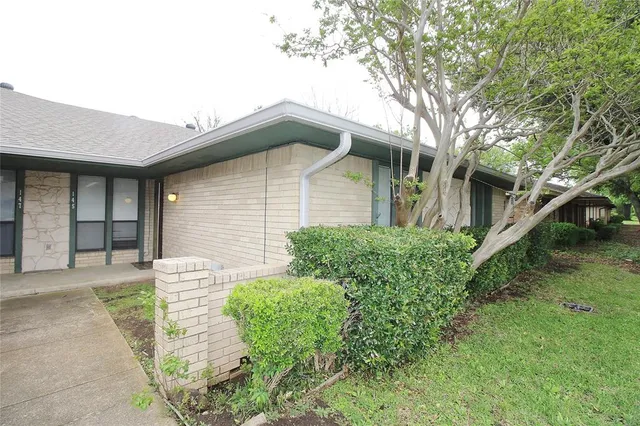 $1,795 | 145 Shadybrook Drive, DeSoto, TX 75115