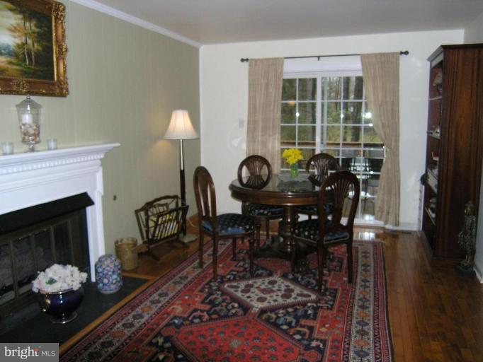 12332 Coleraine Court Reston, VA 20191 - Photo 8 of 18 Family Room #2