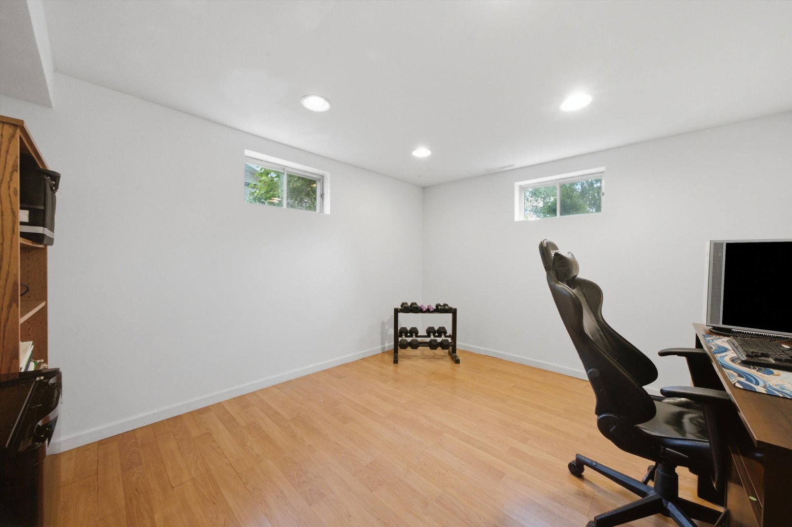 2320 Beck Road Lindenhurst, IL 60046 - Photo 25 of 35 Gallery Image 25