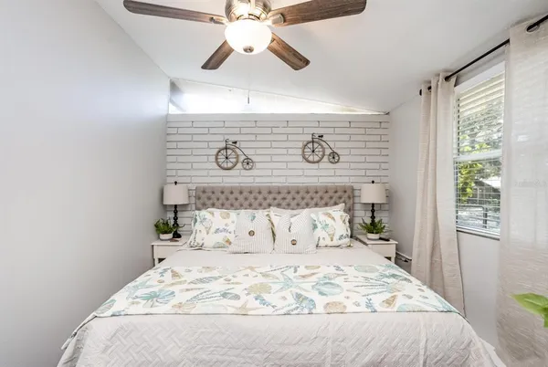 $4,000 | 2213 Wason Road, Unit 1, Sarasota, FL 34231