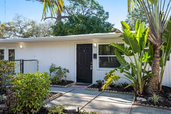 $4,000 | 2213 Wason Road, Unit 1, Sarasota, FL 34231