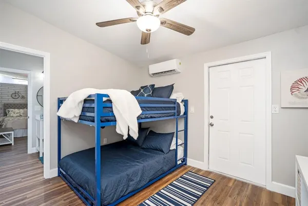 $4,000 | 2213 Wason Road, Unit 1, Sarasota, FL 34231
