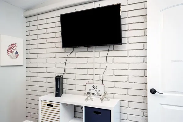 $4,000 | 2213 Wason Road, Unit 1, Sarasota, FL 34231