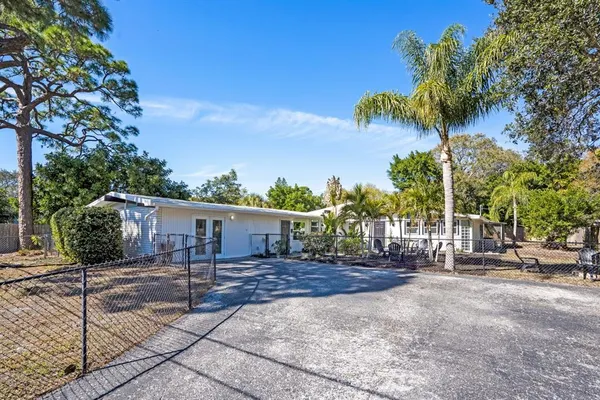 $4,000 | 2213 Wason Road, Unit 1, Sarasota, FL 34231