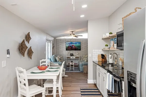 $4,000 | 2213 Wason Road, Unit 1, Sarasota, FL 34231