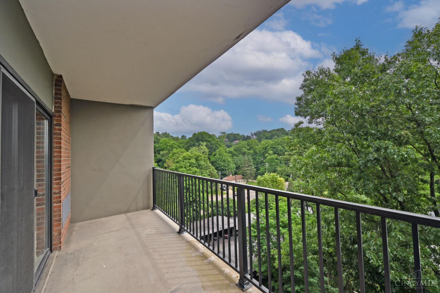 1815 William Howard Taft Road, Unit 607 Cincinnati, OH 45206 - Photo 22 of 31