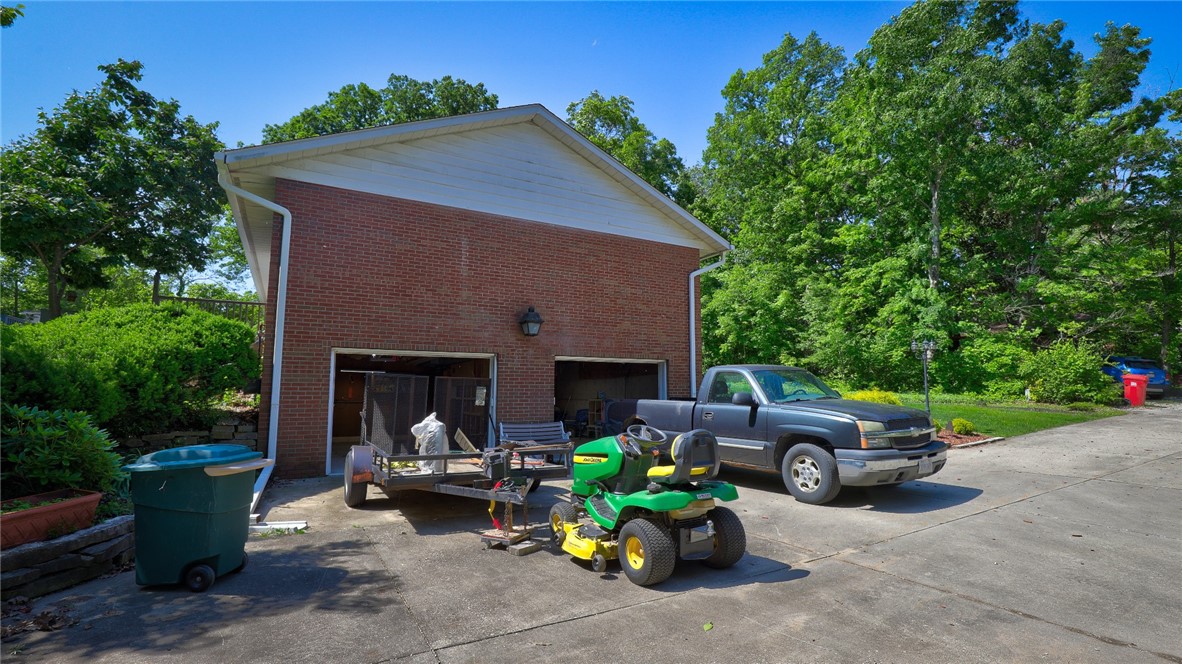 4600 Benton Road Mount Zion, IL 62549 - Photo 33 of 41