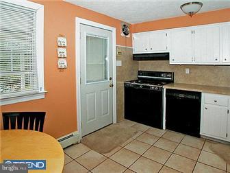 441 Tanner Road Hatboro, PA 19040 - Photo 9 of 12 Kitchen