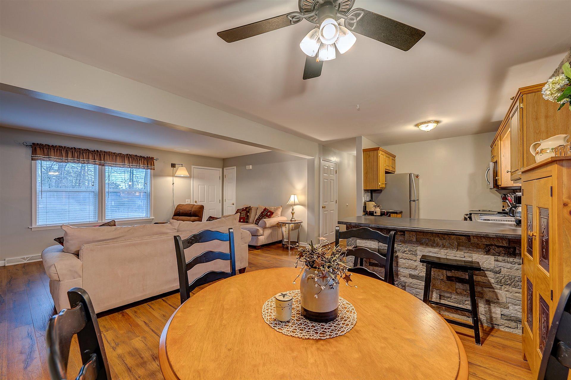 87 Oak Road Troutville, VA 24175 - Photo 10 of 33 09-DSC00026_27_28_29_30