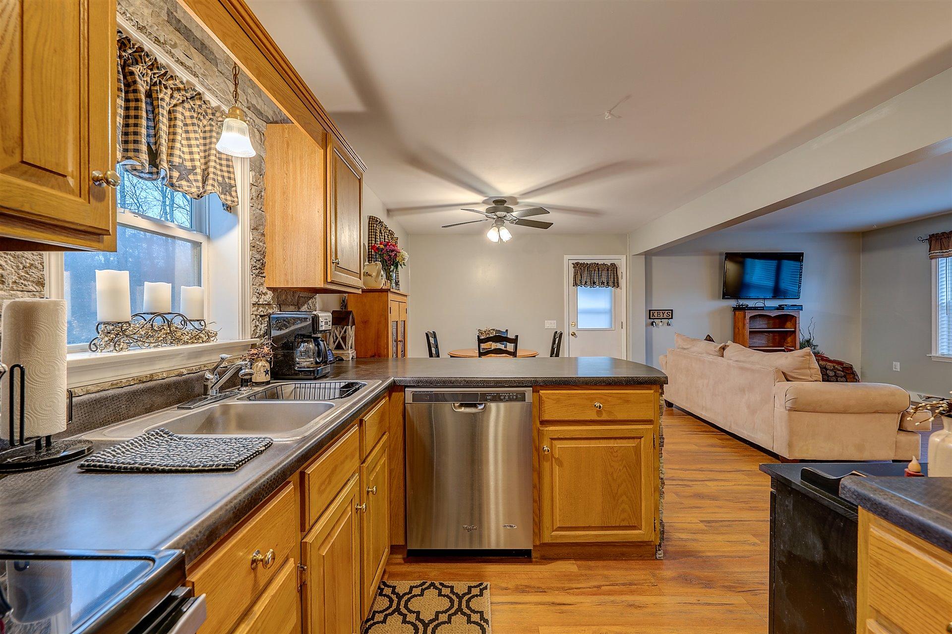 87 Oak Road Troutville, VA 24175 - Photo 13 of 33 12-DSC00051_2_3_4_5