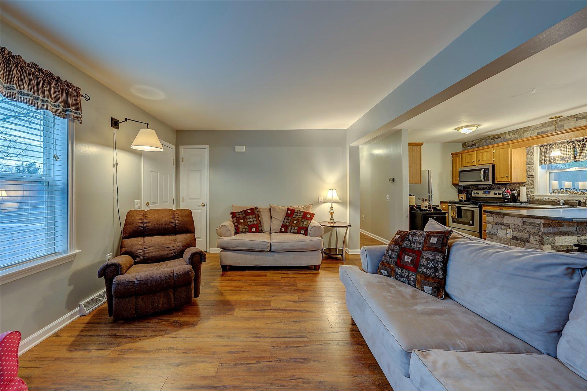 87 Oak Road Troutville, VA 24175 - Photo 6 of 33 05-DSC00081_2_3_4_5