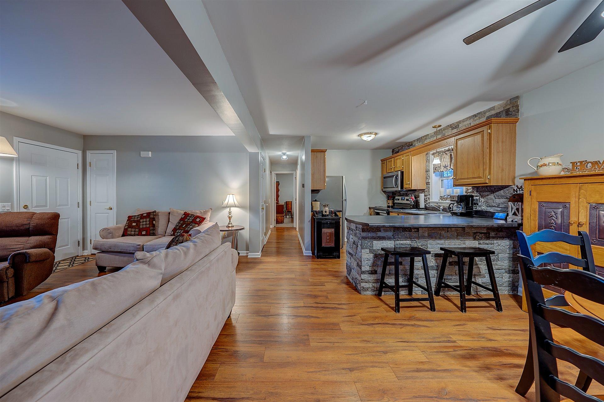 87 Oak Road Troutville, VA 24175 - Photo 7 of 33 06-DSC00001_2_3_4_5