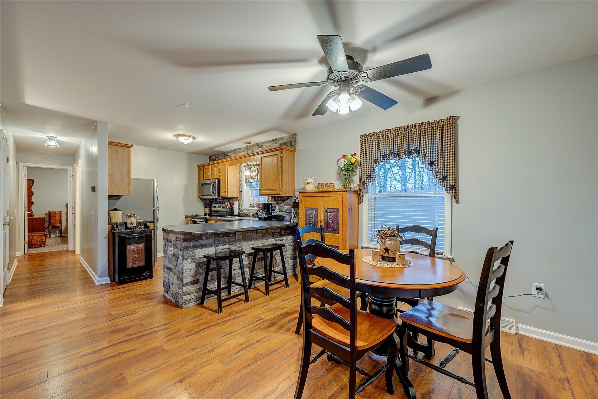 87 Oak Road Troutville, VA 24175 - Photo 8 of 33 07-DSC00011_2_3_4_5