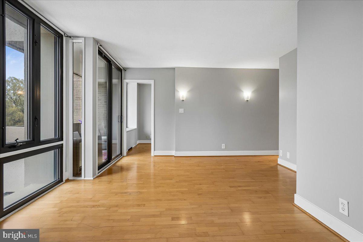 1245 4th Street Southwest, Unit E409 Washington, DC 20024 - Photo 8 of 21 a view of an empty room with window