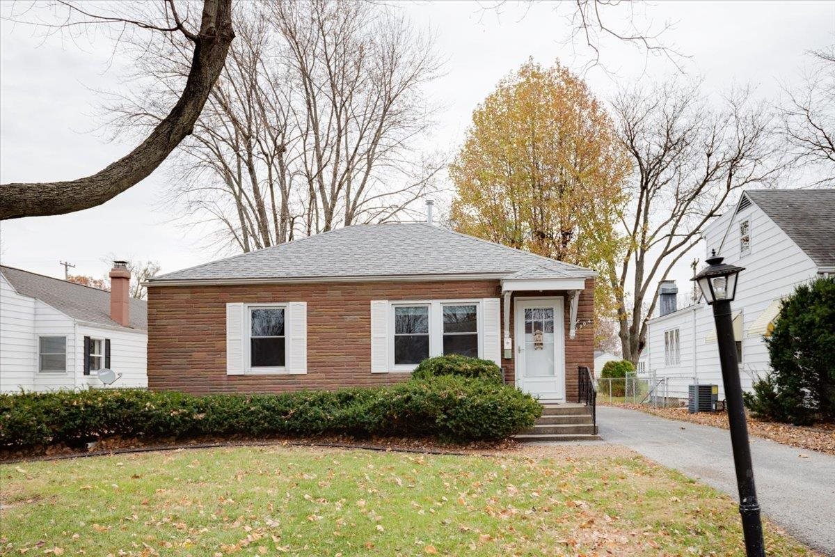 2904 South 3rd Street Springfield, IL 62703 - Photo 3 of 29