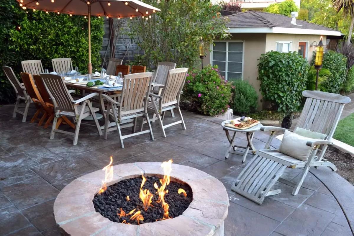 429 Terrace Road Santa Barbara, CA 93109 - Photo 6 of 6 a view of a patio with a yard table and chairs