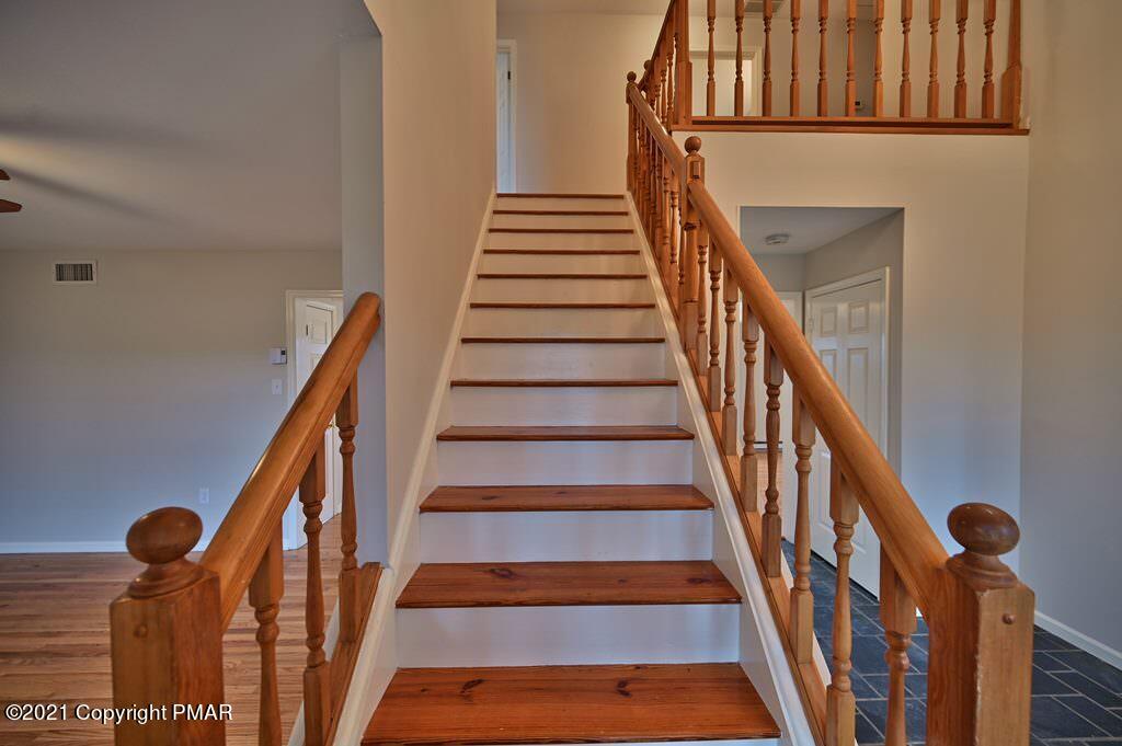 237 Hty Road Kunkletown, PA 18058 - Photo 11 of 80 Foyer