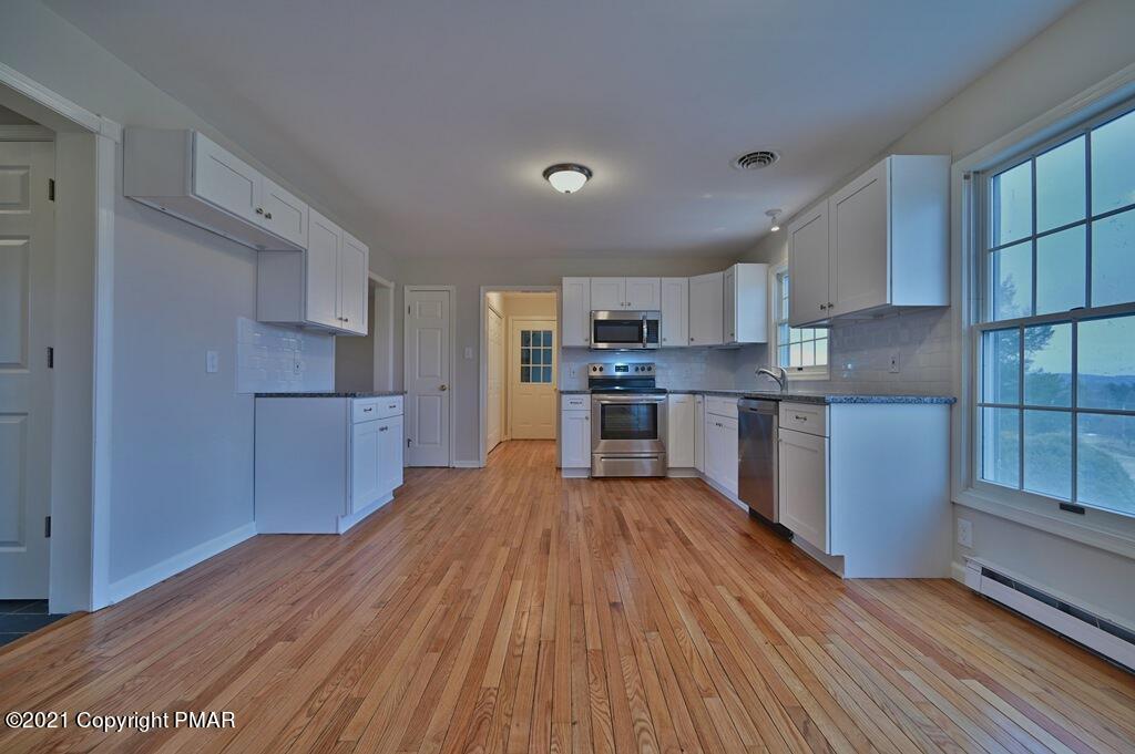 237 Hty Road Kunkletown, PA 18058 - Photo 24 of 80 Family Room/Kitchen