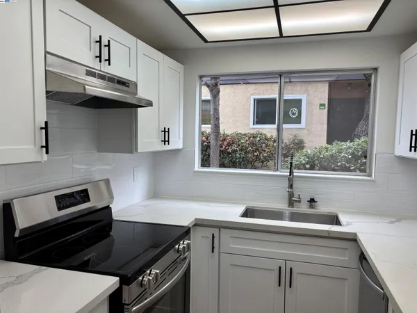 $299,000 | 10401 Shaw Street, Unit 401, Oakland, CA 94605