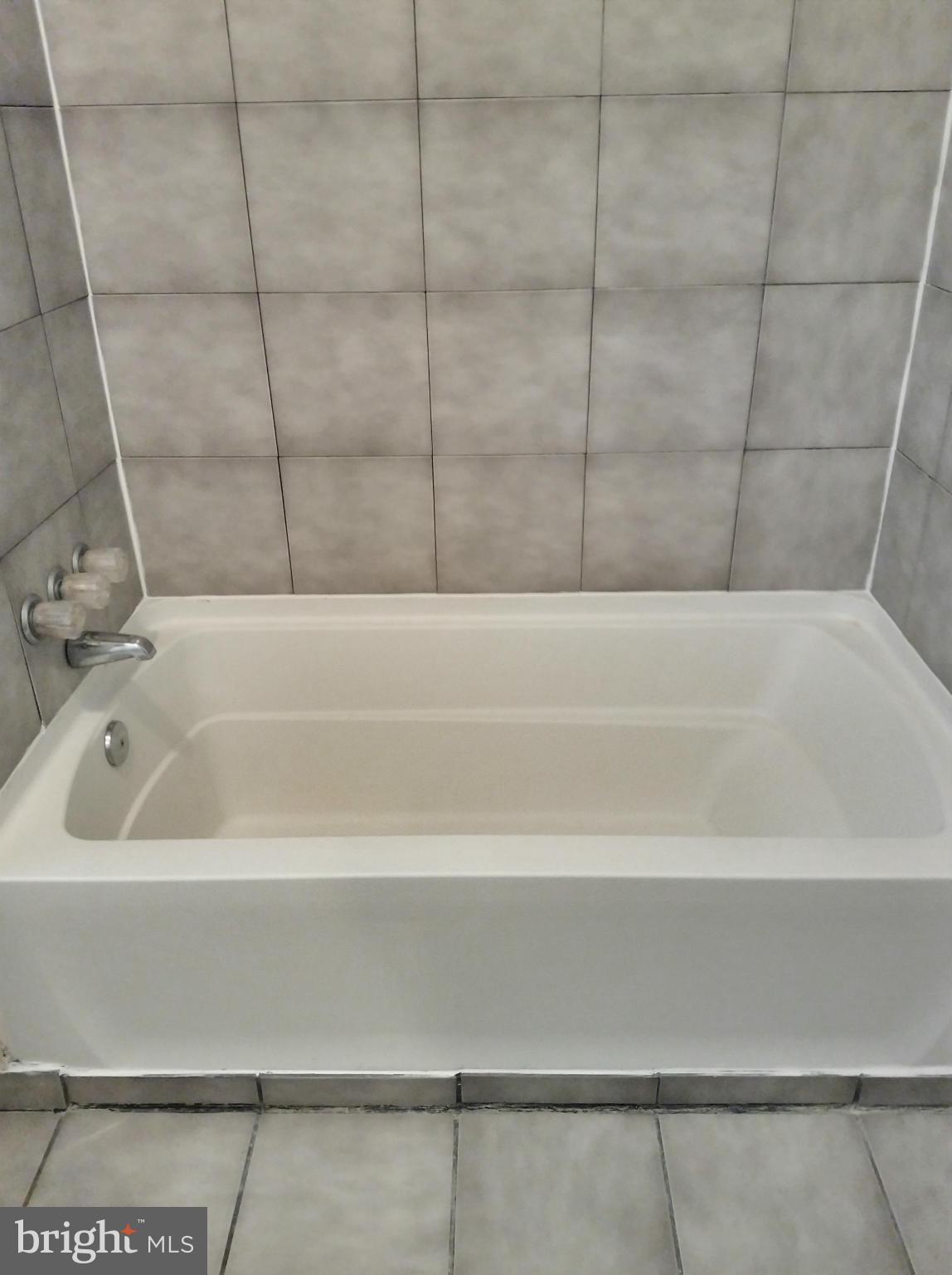 5726 Pimlico Road Baltimore, MD 21209 - Photo 25 of 30 Bath (Master)