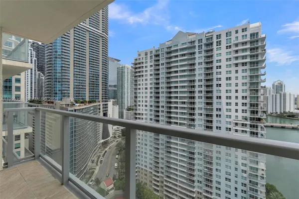 $4,800 | 1155 Brickell Bay Drive, Unit 2308, Miami, FL 33131