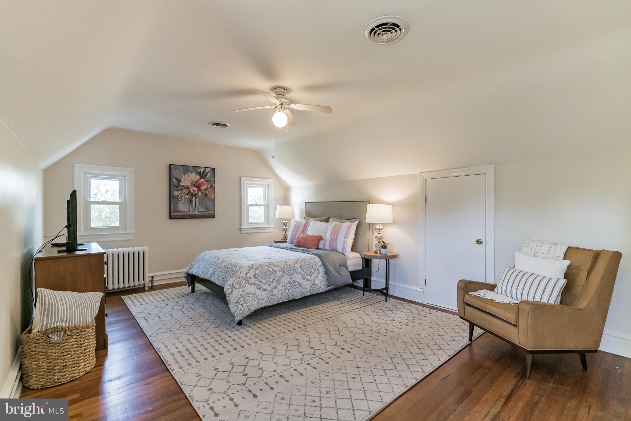 41 Wistar Road Paoli, PA 19301 - Photo 28 of 36 Large Master Bedroom