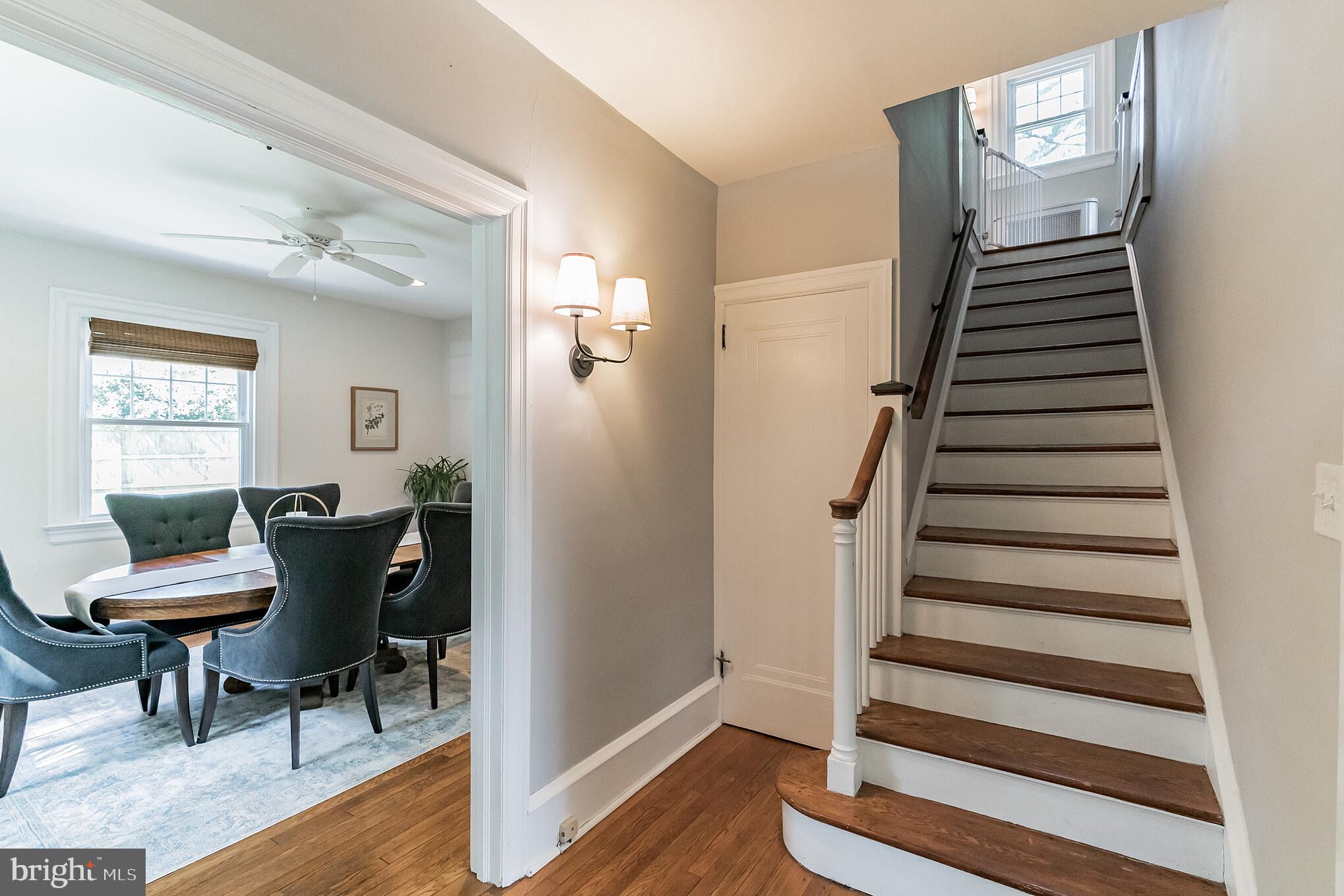 41 Wistar Road Paoli, PA 19301 - Photo 5 of 36 Warm & Welcoming Foyer