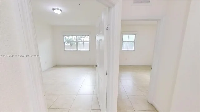 $2,800 | 260 Northwest 109th Avenue, Unit 214, Miami, FL 33172