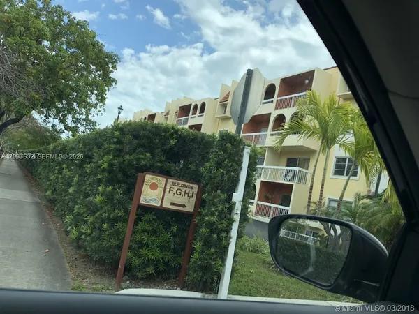 $1,950 | 7740 Camino Real, Unit G302, Miami, FL 33143